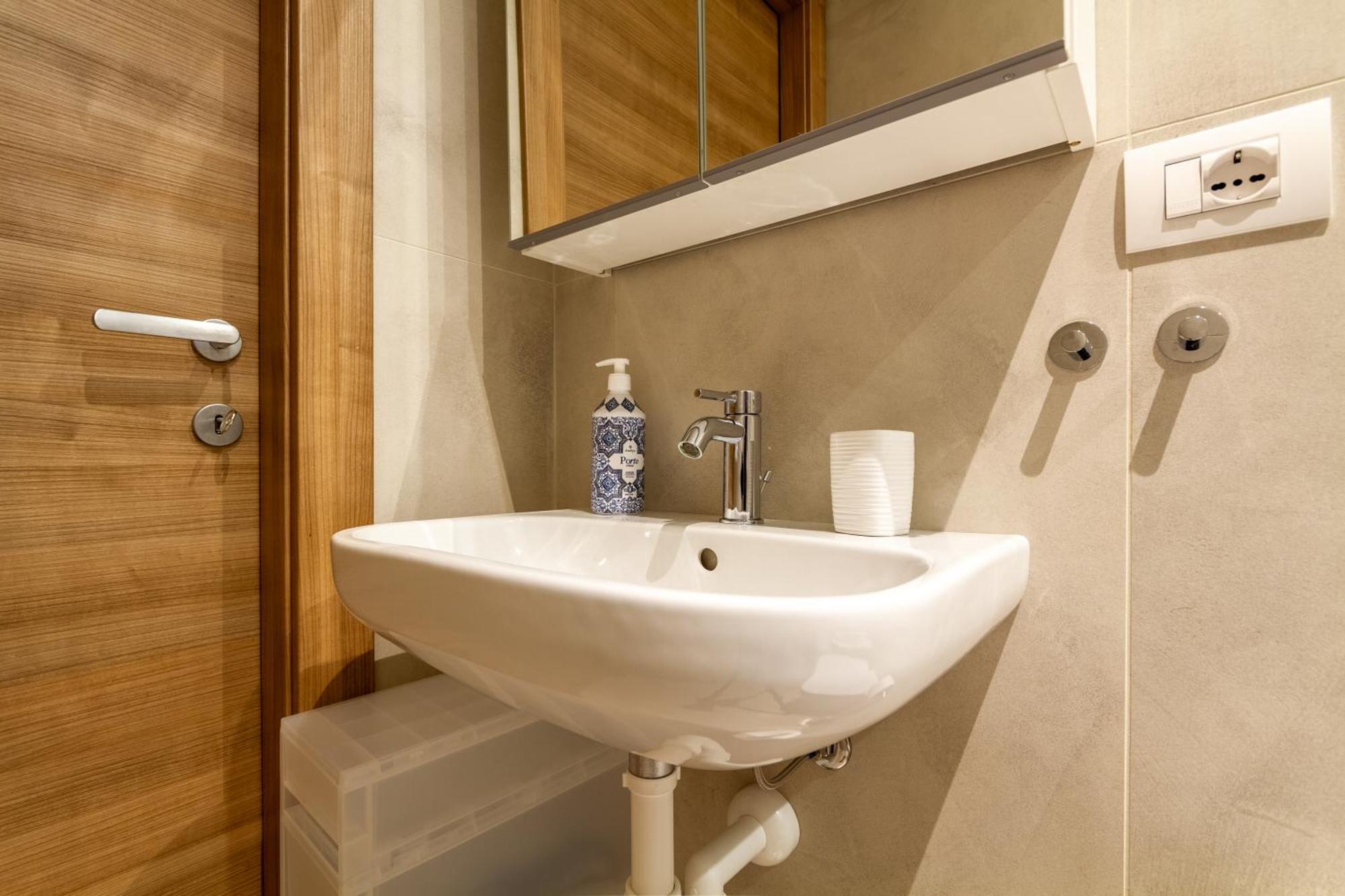 La Casa Di Matilde - Navigli Apartments มิลาน ภายนอก รูปภาพ
